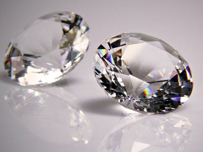 Разница между бриллиантами и аквамаринами